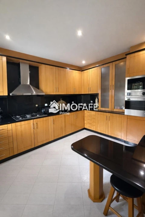 Moradia T4 para Venda em Golães