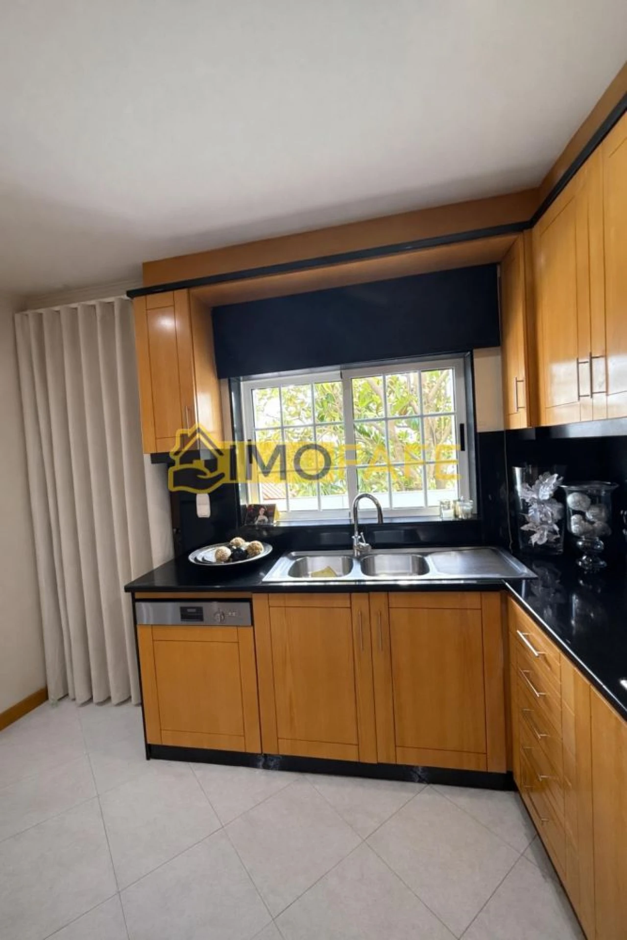 Moradia T4 para Venda em Golães Foto 7