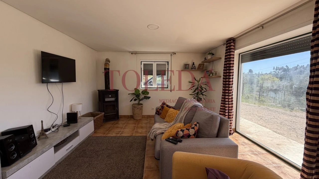 Moradia T4 para Venda em Casais e Alviobeira Foto 5