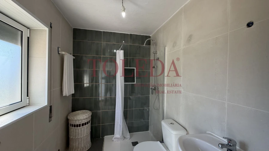 Moradia T4 para Venda em Casais e Alviobeira Foto 32