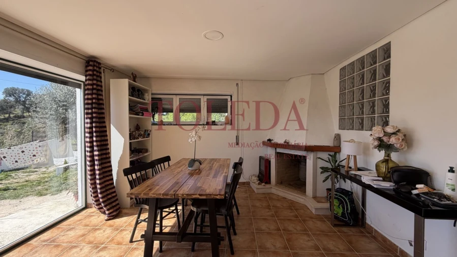 Moradia T4 para Venda em Casais e Alviobeira Foto 4