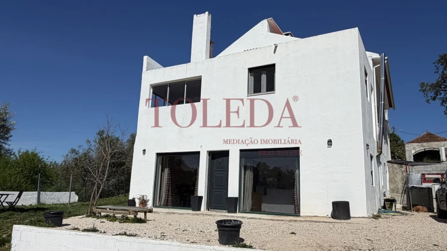 Moradia T4 para Venda em Casais e Alviobeira