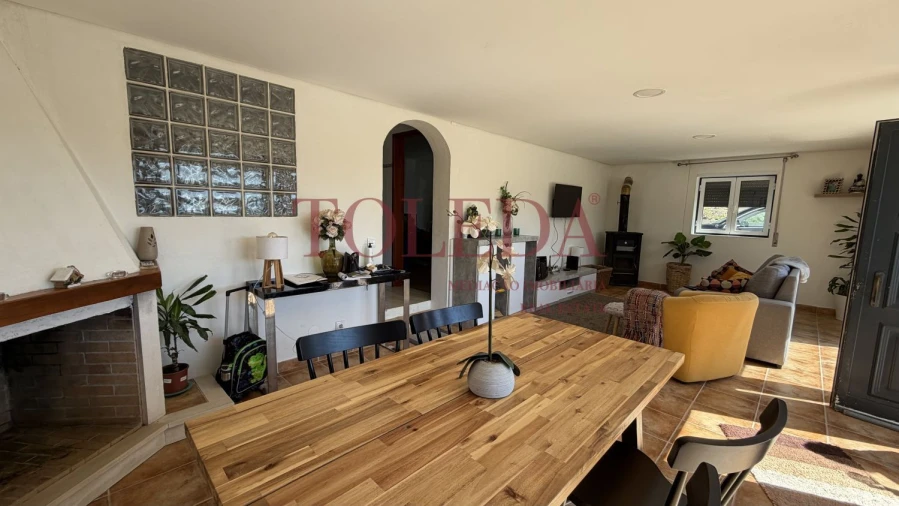 Moradia T4 para Venda em Casais e Alviobeira Foto 3