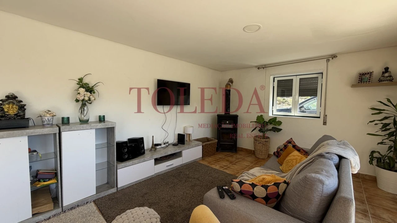 Moradia T4 para Venda em Casais e Alviobeira Foto 7