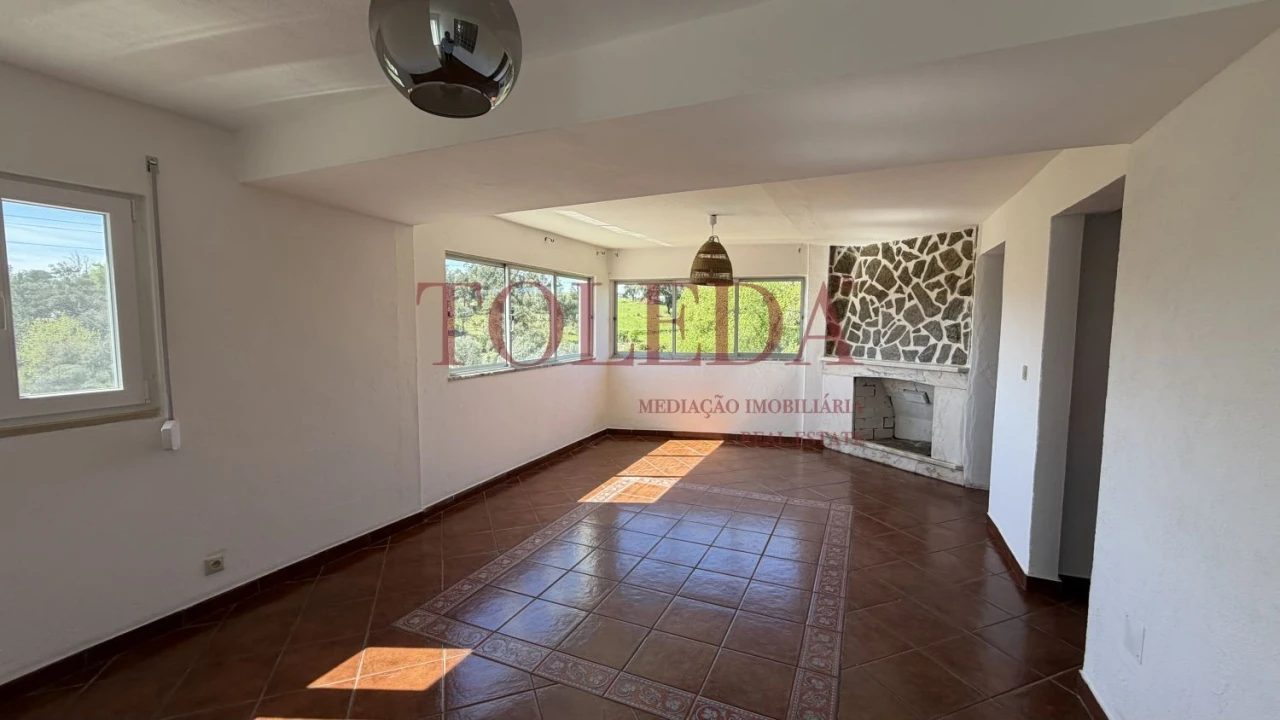 Moradia T4 para Venda em Casais e Alviobeira Foto 29