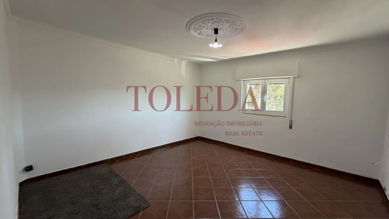 Moradia T4 para Venda em Casais e Alviobeira Foto 27