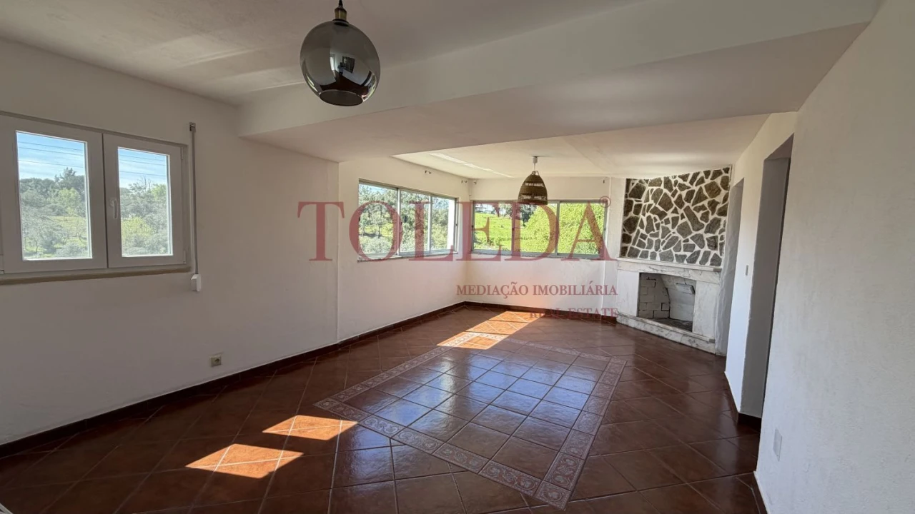 Moradia T4 para Venda em Casais e Alviobeira Foto 30