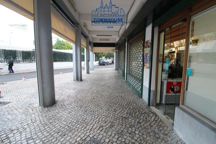 Loja para Trespasse em Pontinha e Famões Foto 5