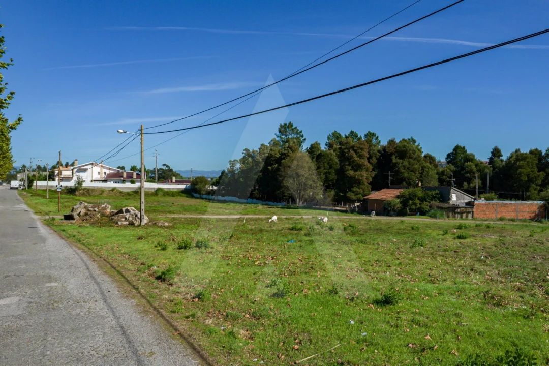 Terreno para Venda em Eixo e Eirol Foto 1