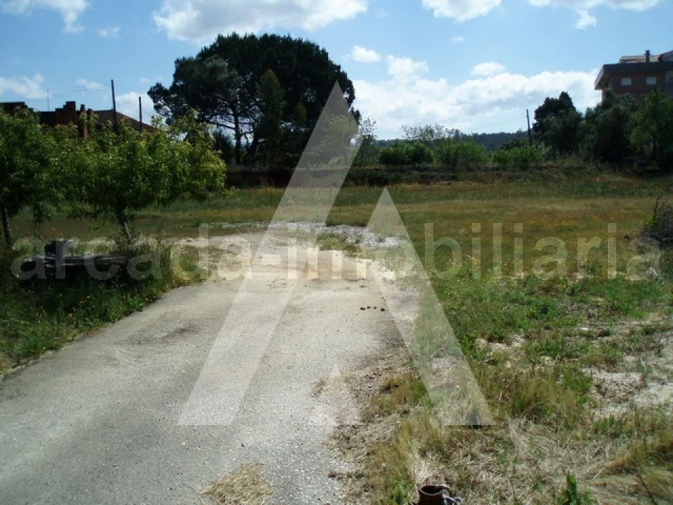 Terreno para Venda em Tamengos, Aguim e Óis do Bairro Foto 3