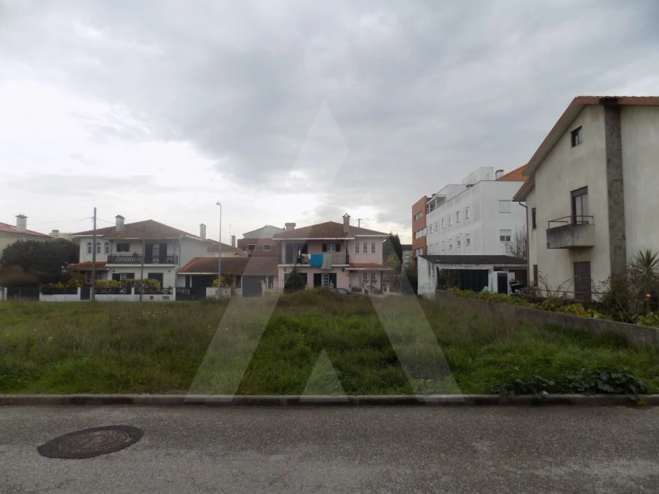 Terreno para Venda em Eixo e Eirol Foto 1