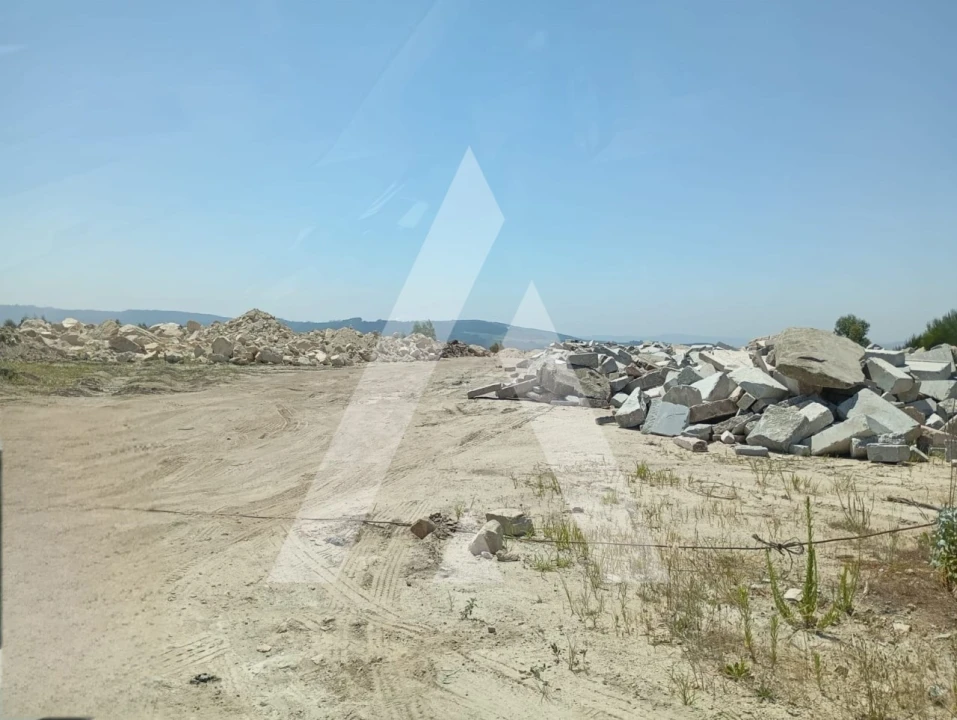 Terreno para Venda em Oldrões Foto 1