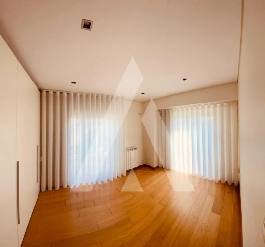 Moradia T4 para Venda em Aradas Foto 1