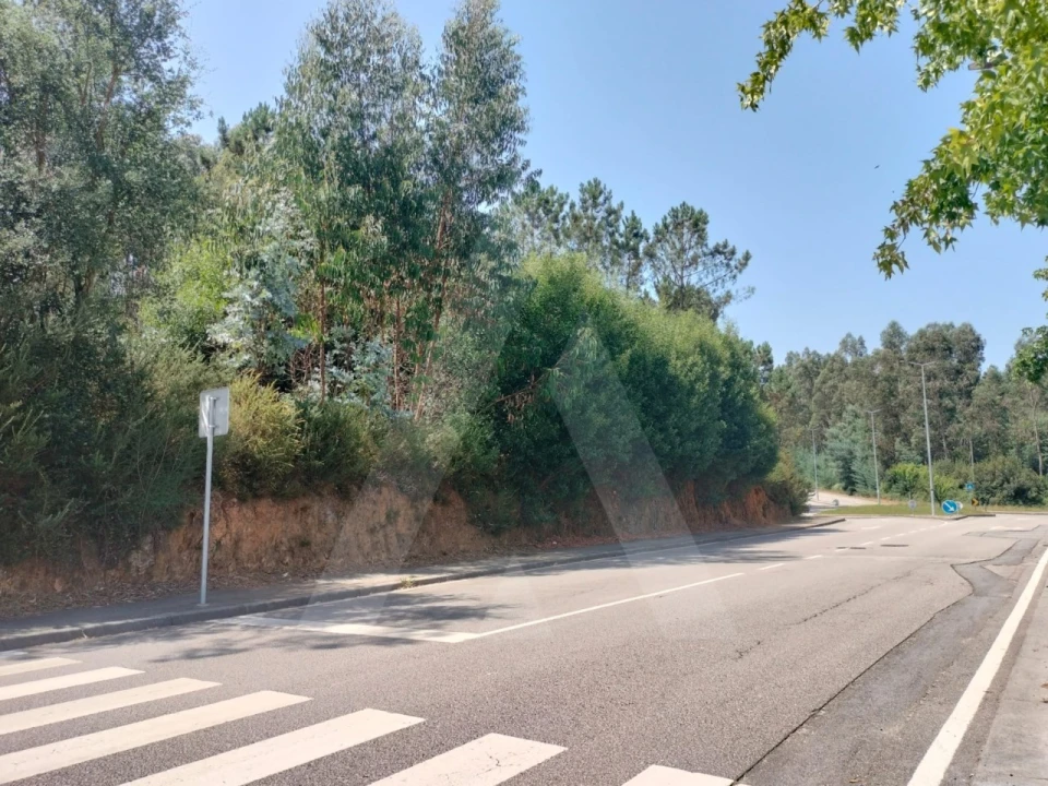 Terreno para Venda em São João da Madeira Foto 2