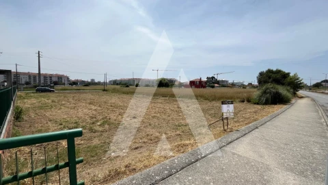 Terreno para Venda em Esgueira