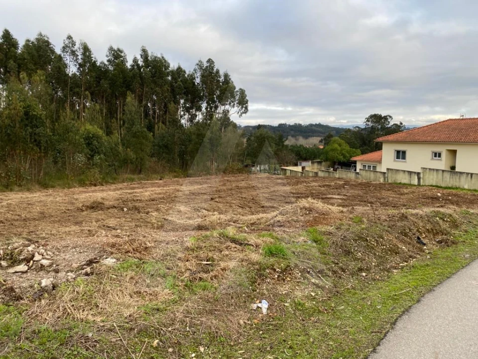 Terreno para Venda em Eixo e Eirol Foto 1