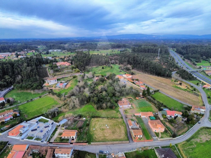 Terreno para Venda em São João de Loure e Frossos Foto 3