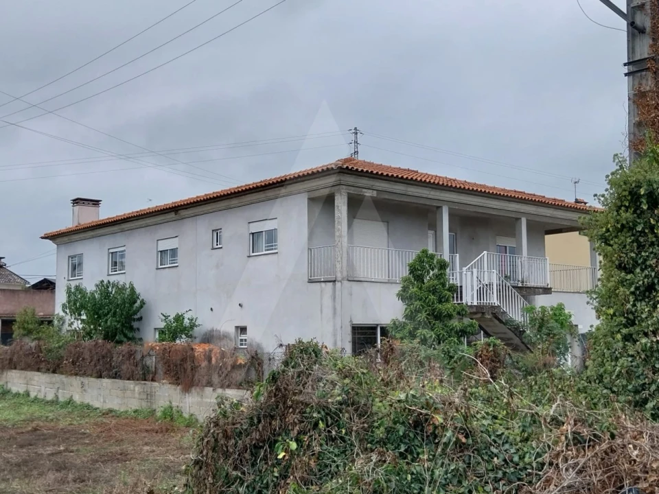 Terreno para Venda em Barrô e Aguada de Baixo Foto 1