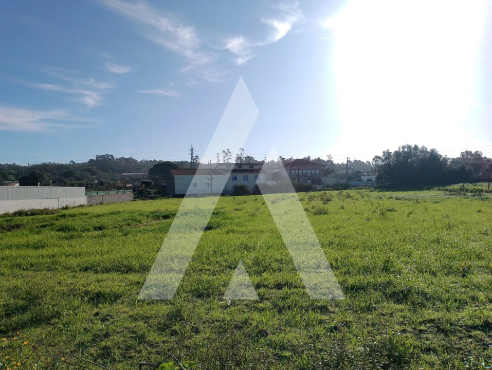 Terreno para Venda em Mazarefes e Vila Fria Foto 1