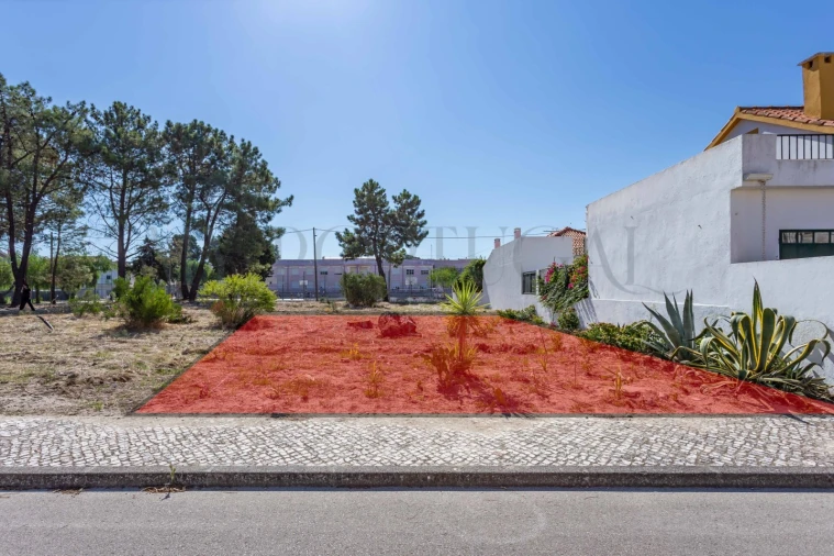 Terreno para Venda em Quinta do Conde Foto 1