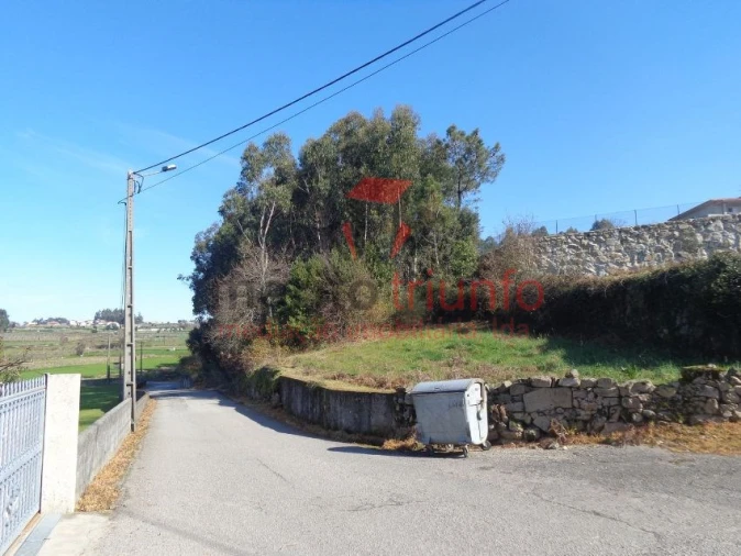 Terreno para Venda em Chorente, Góios, Courel, Pedra Furada e Gueral Foto 1