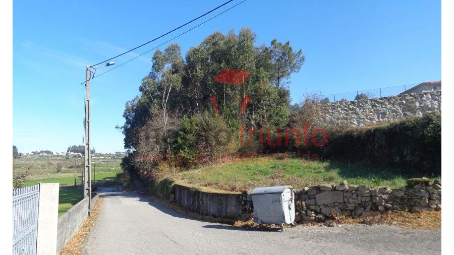 Terreno para Venda em Chorente, Góios, Courel, Pedra Furada e Gueral
