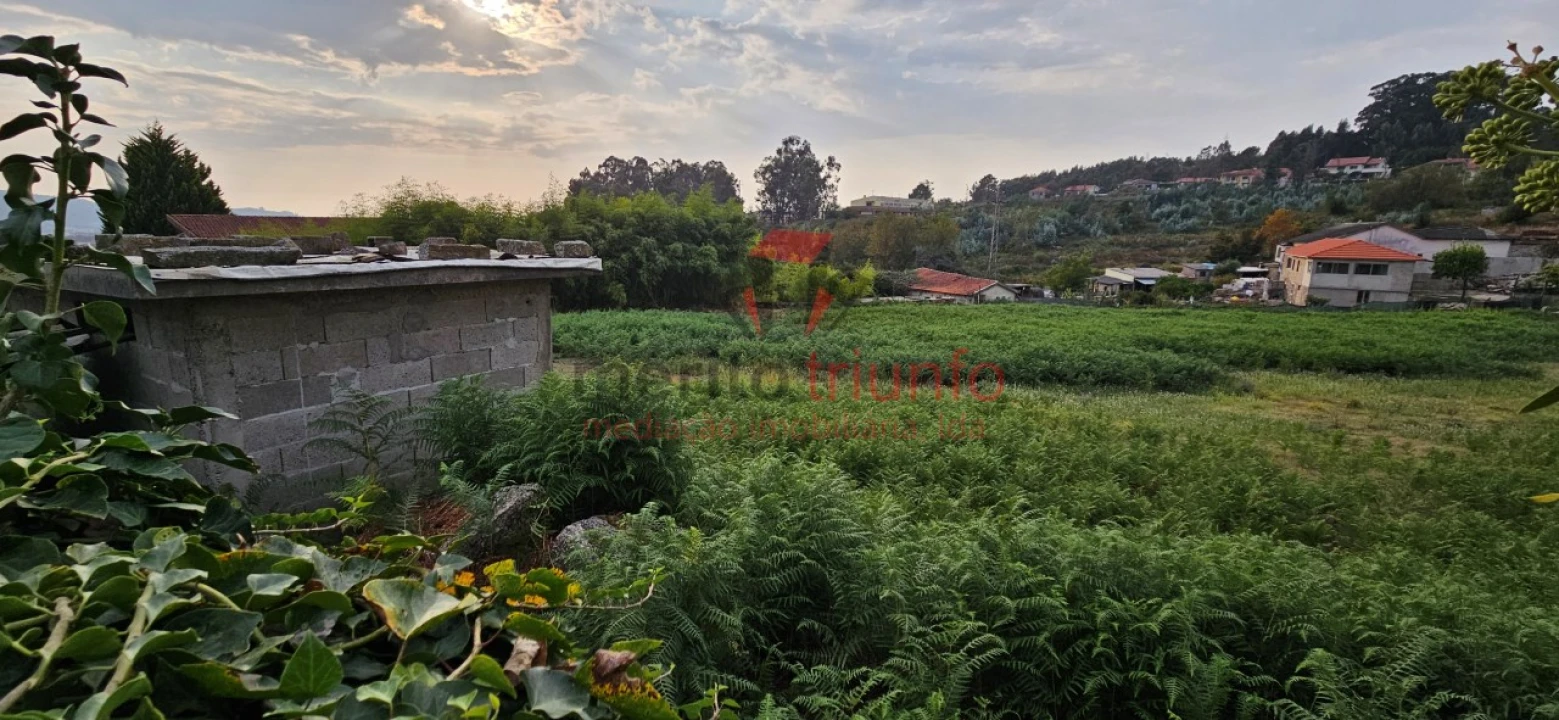 Terreno para Venda em Lordelo Foto 4