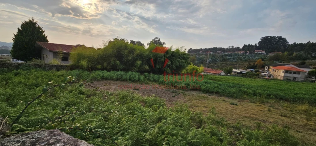 Terreno para Venda em Lordelo Foto 3