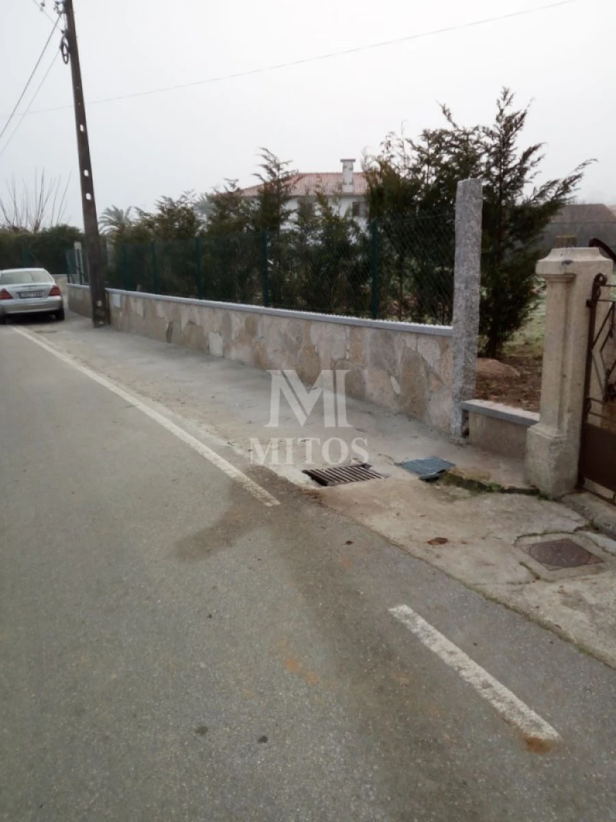 Terreno para Venda em Campos e Vila Meã Foto 3