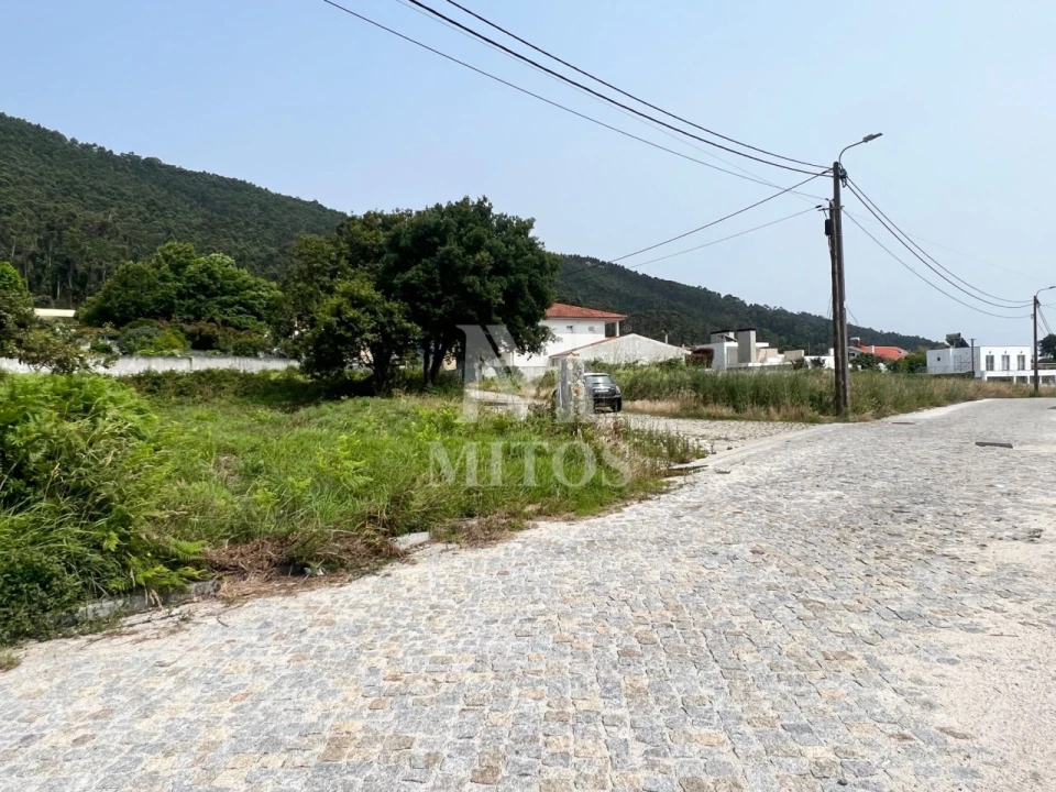 Terreno para Venda em Carreço Foto 4