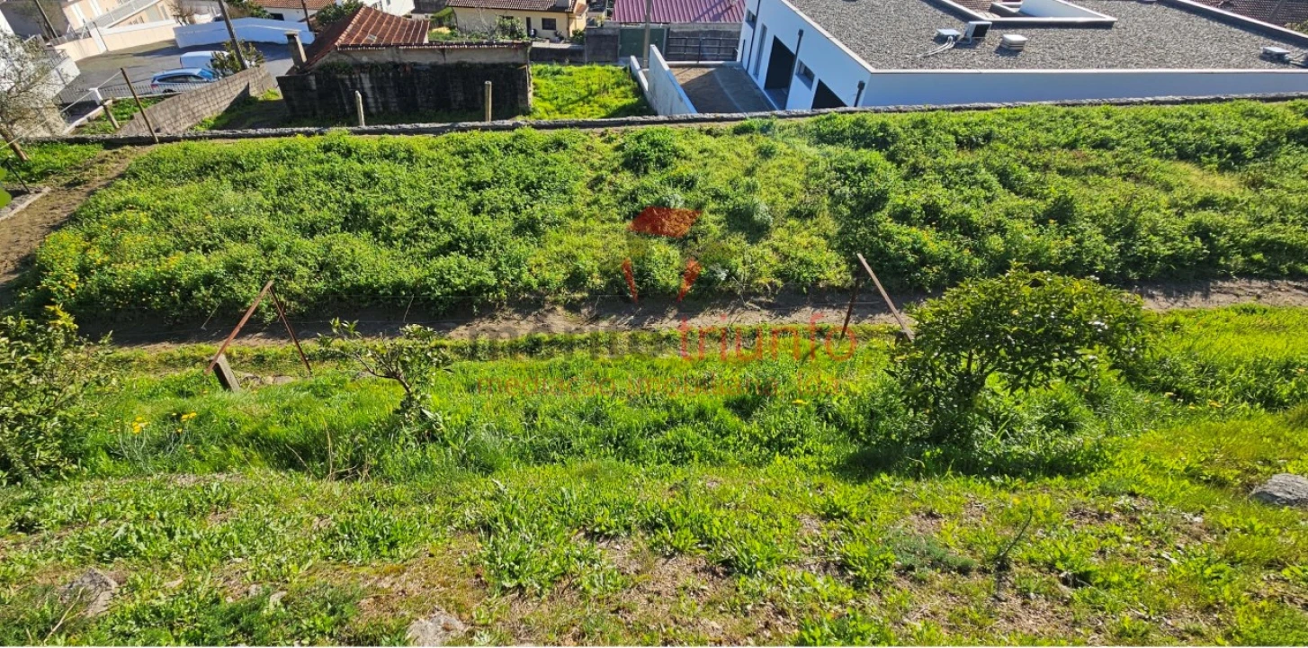 Terreno para Venda em Lordelo Foto 9