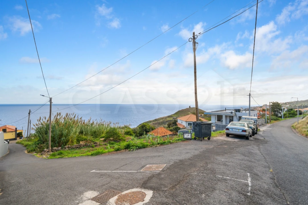 Terreno para Venda em Caniço Foto 13