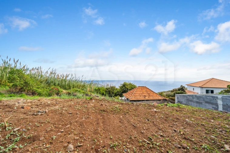 Terreno para Venda em Caniço Foto 1