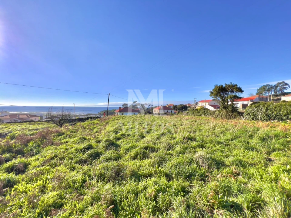 Terreno para Venda em Carreço Foto 1