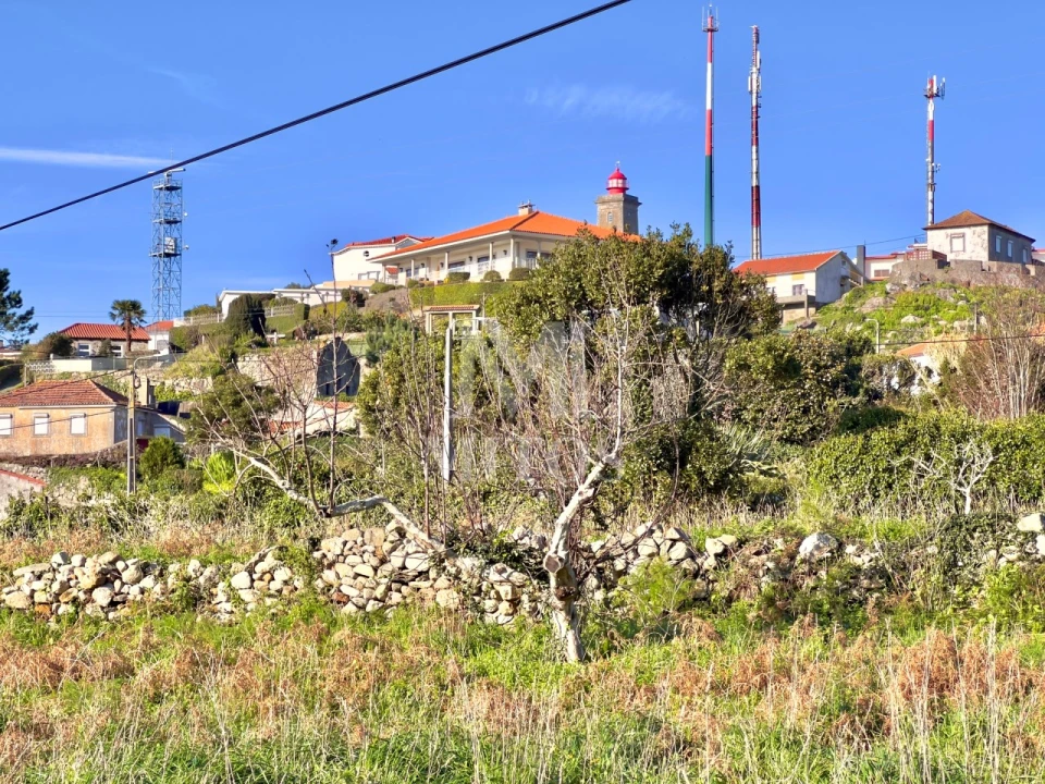 Terreno para Venda em Carreço Foto 9