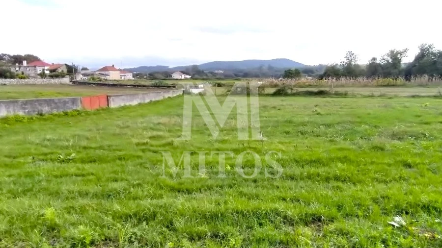 Terreno para Venda em Vila Nova de Anha