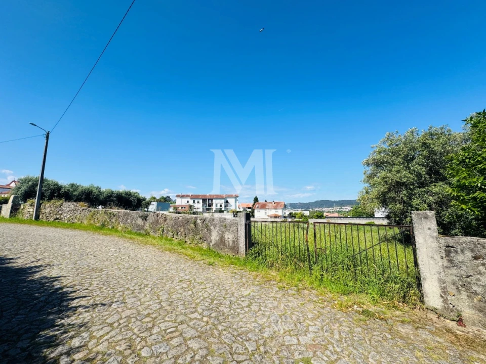 Terreno para Venda em Santa Marta de Portuzelo Foto 3