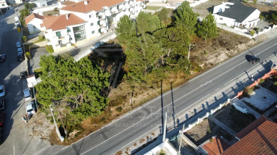 Terreno para Venda em Foz do Arelho Foto 1