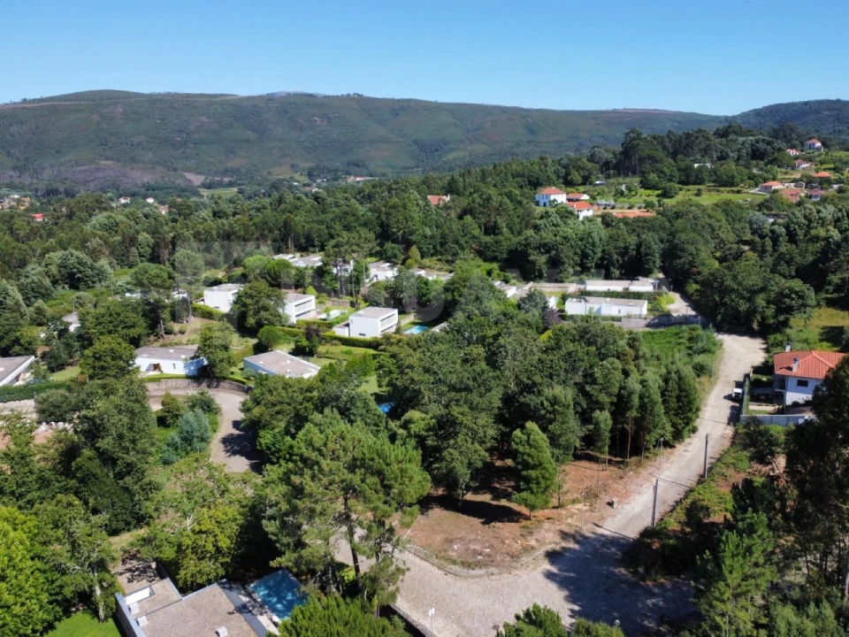Terreno para Venda em Venade e Azevedo Foto 1
