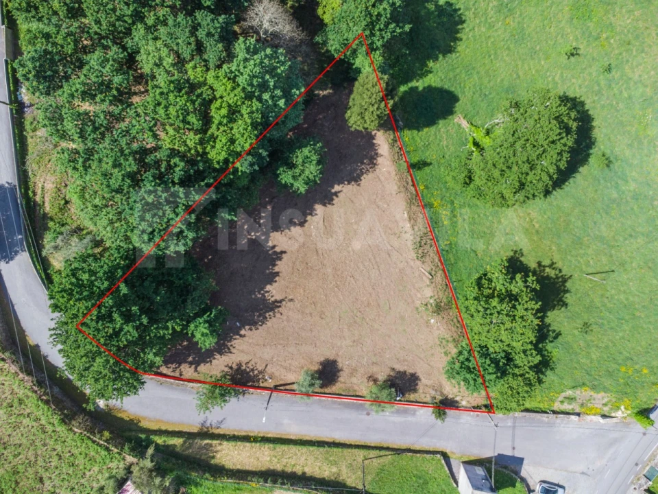 Terreno para Venda em Gondarem Foto 2