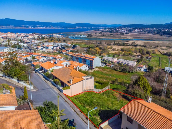 Terreno para Venda em Caminha (Matriz) e Vilarelho