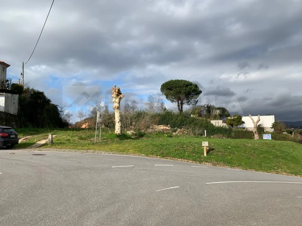 Terreno para Venda em Gondarem Foto 13