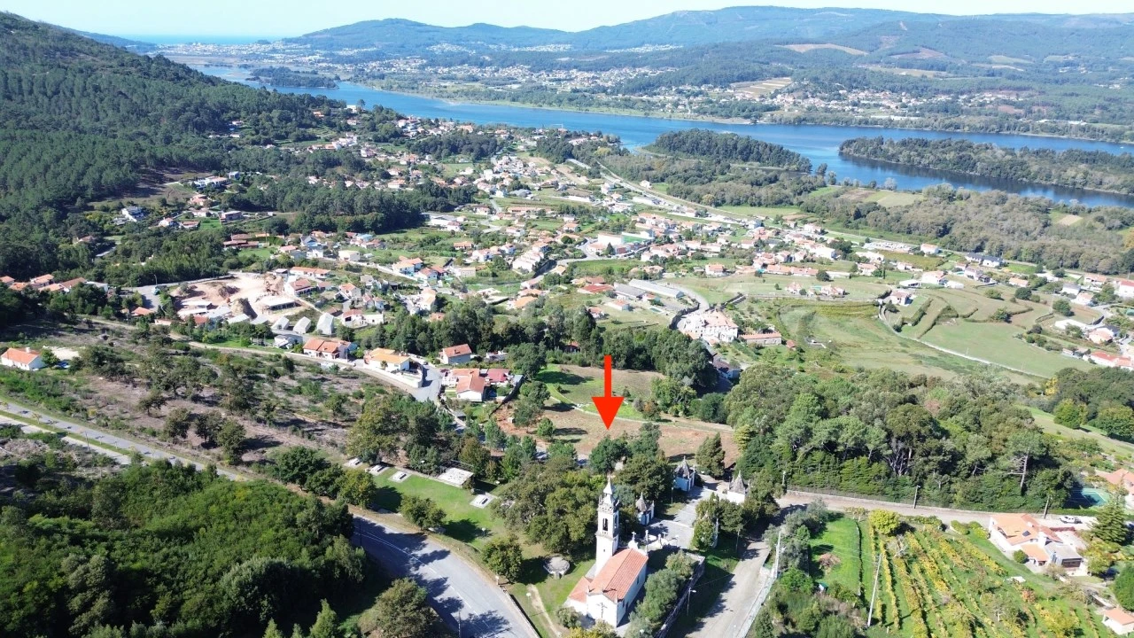 Terreno para Venda em Gondarem Foto 2