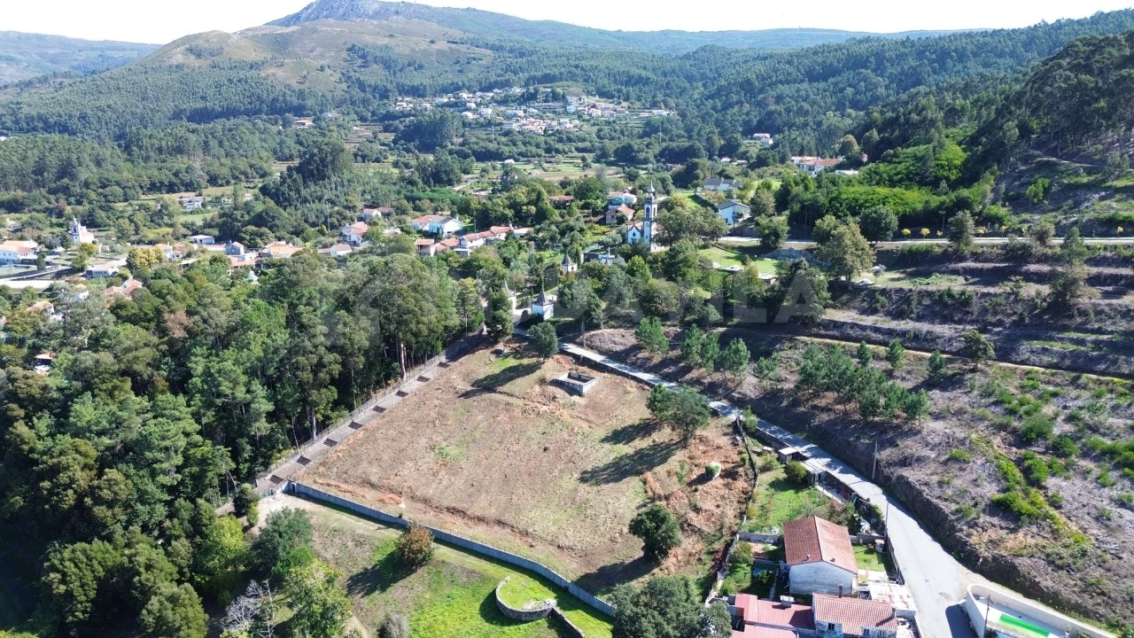 Terreno para Venda em Gondarem Foto 7