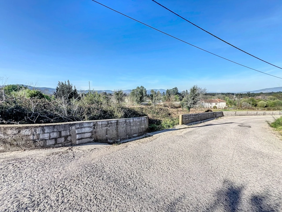 Terreno para Venda em Reboreda e Nogueira Foto 2