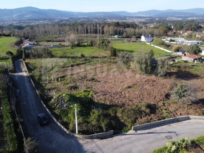 Terreno para Venda em Reboreda e Nogueira Foto 1