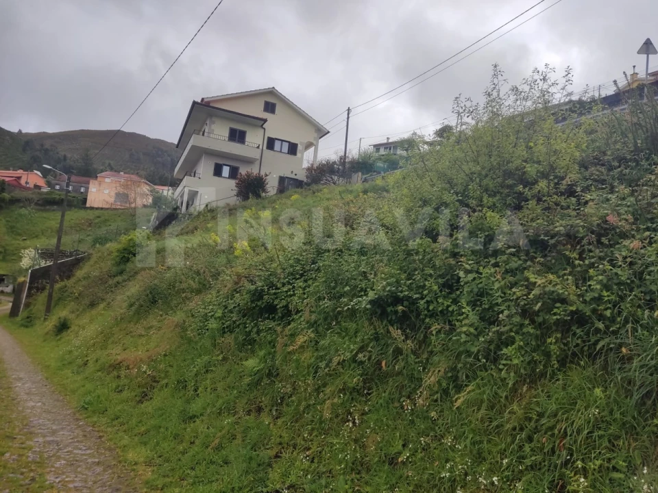 Terreno para Venda em Gondarem Foto 1