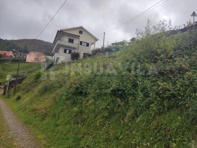 Terreno para Venda em Gondarem Foto 1