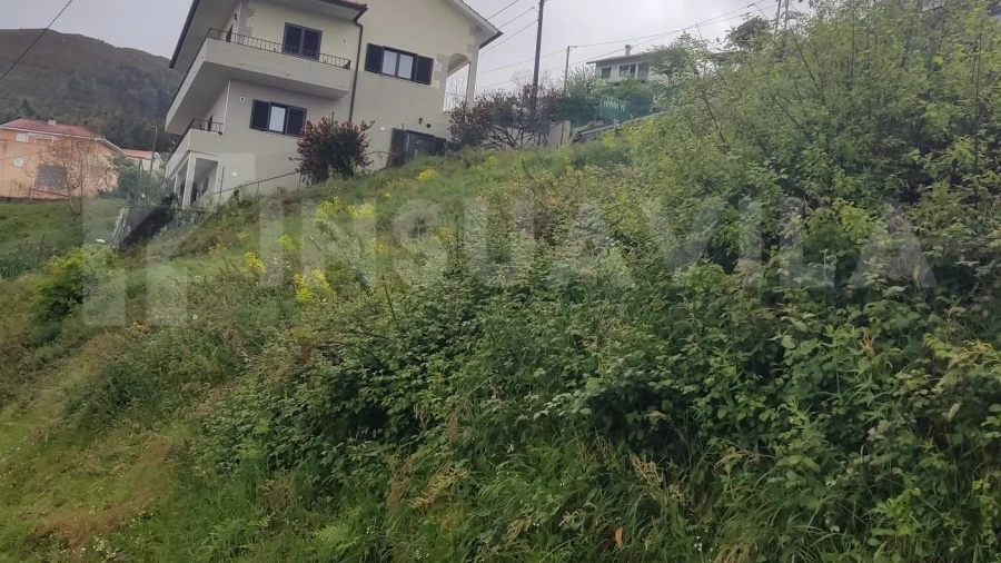 Terreno para Venda em Gondarem