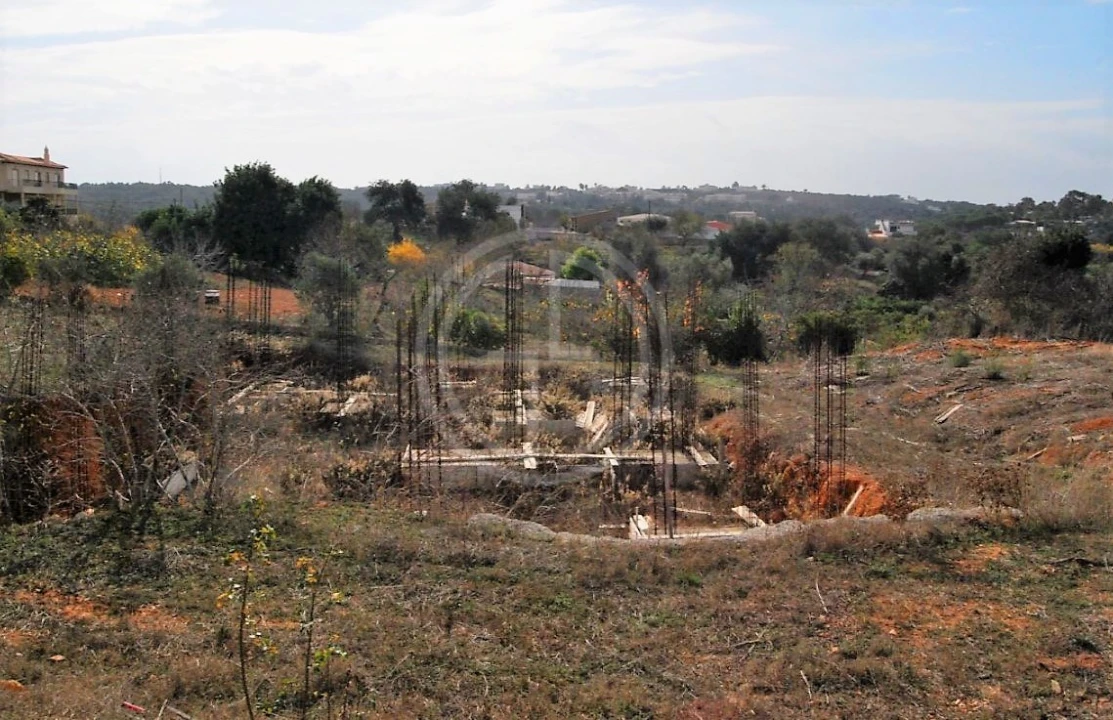 Terreno para Venda em Estômbar e Parchal Foto 1